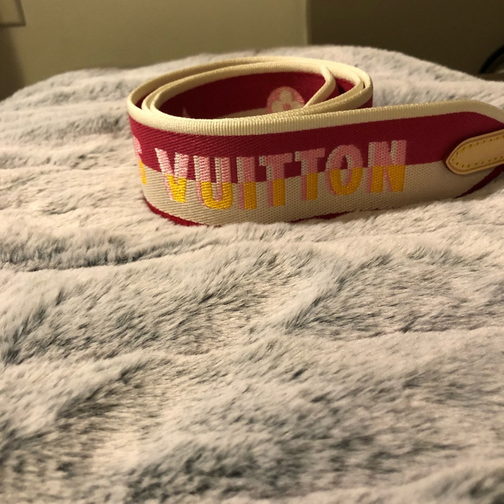 New Speedy Bandouliere 20 jacquard strap in fuchsia